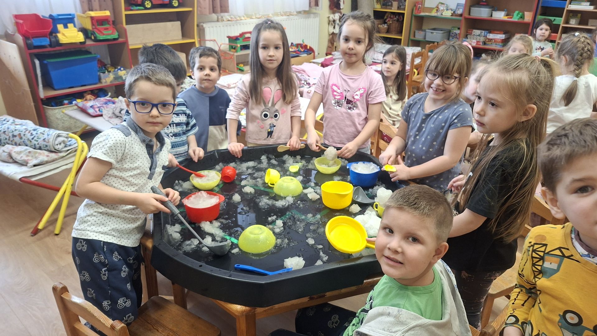 Játék a hóval - Szivárvány csop. 2026.